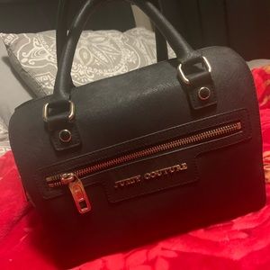 Juicy couture hang bag